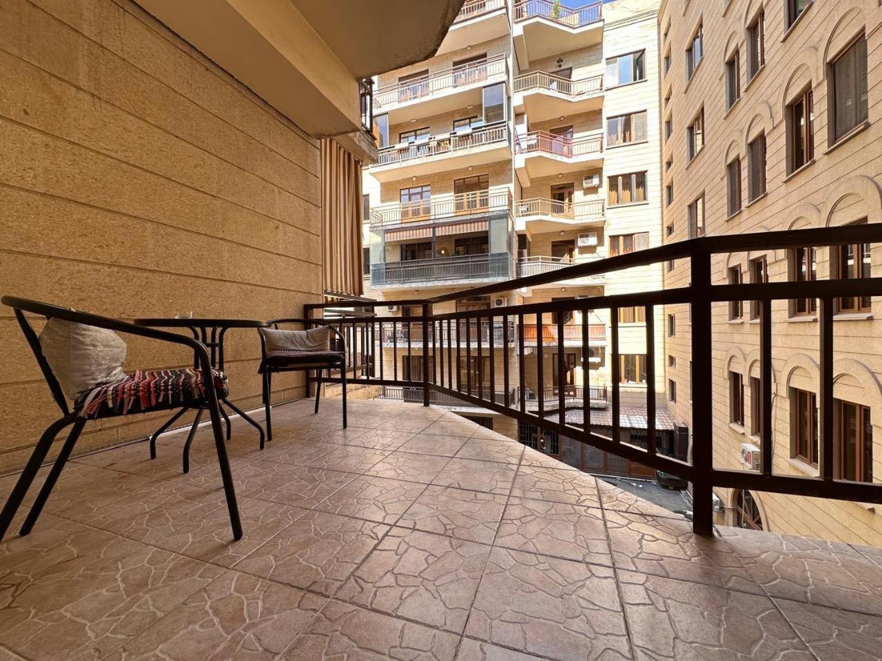 Hotel & Apartments California Erivan Dış mekan fotoğraf