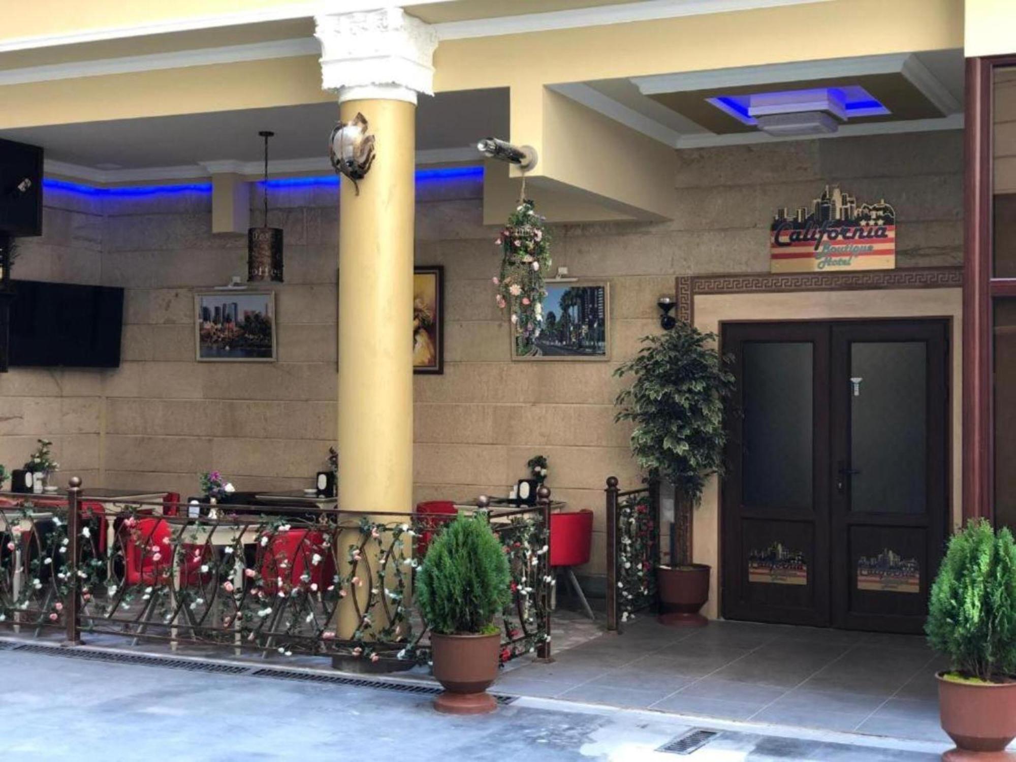 Hotel & Apartments California Erivan Dış mekan fotoğraf