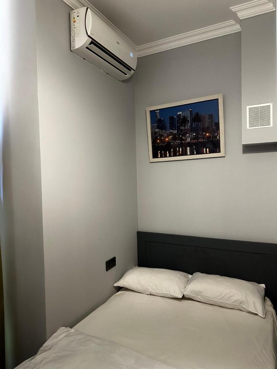 Hotel & Apartments California Erivan Dış mekan fotoğraf